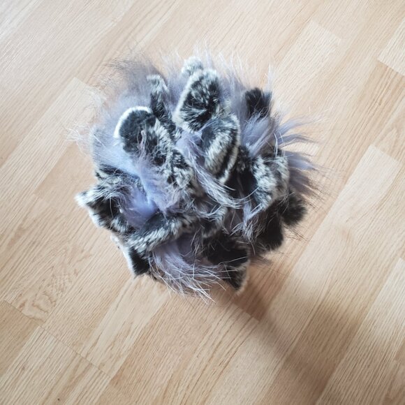 women winter hat new - Picture 3 of 4